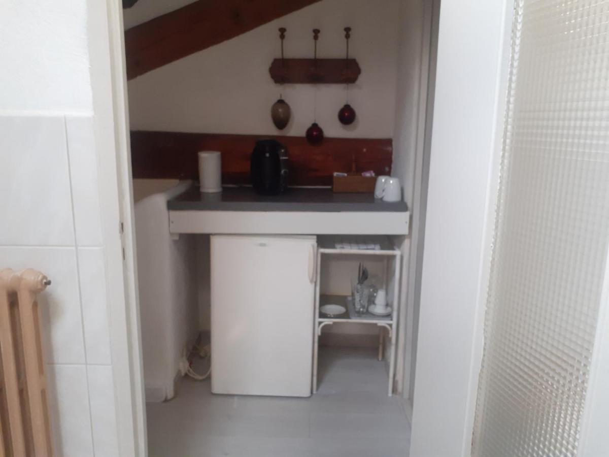 Chambre Dans Une Grande Maison Entre Canal Du Midi Et Centre Ville Béziers Exterior foto
